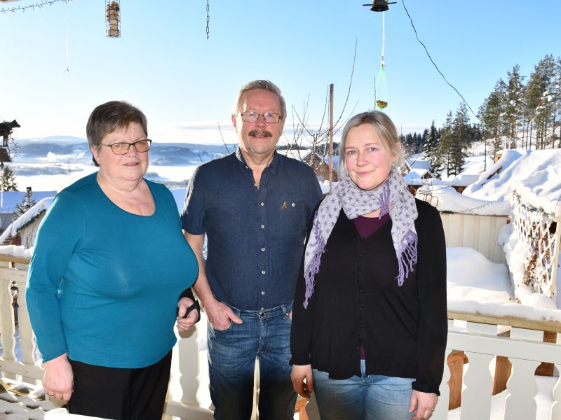  Fra venstre mamma Kristine, pappa Arne og søster Brynhild.