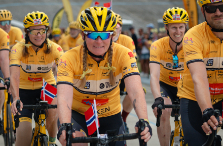 Team Rynkeby kommer i mål i Paris