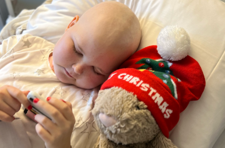 Jenny og Floppy i sykehussengen