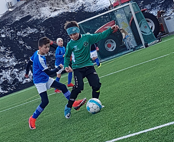 Lukas spiller fotball